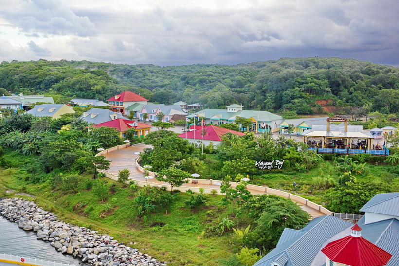 Mohogany Bay, Roatan port off the cruise ship dock.