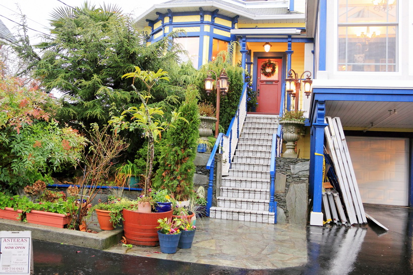 Asteras Greek Taverna in Nanaimo, BC.